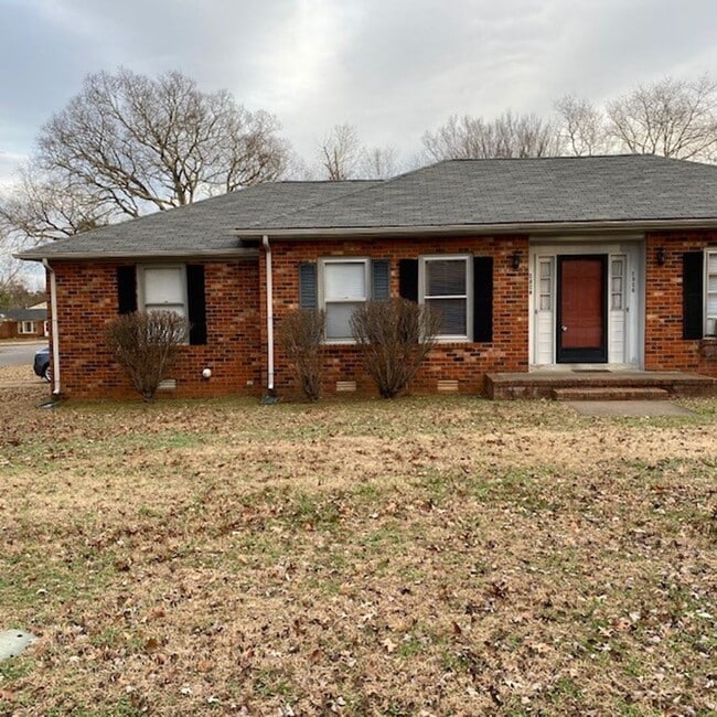 property at 2328 Hillmont Dr
