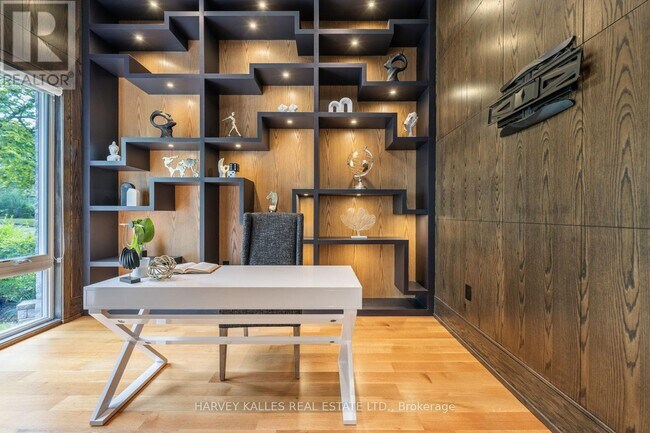 64 Centre Ave in Toronto, ON - Building Photo - Building Photo