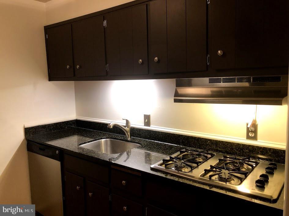 10304 Rockville Pike-Unit -202 in Rockville, MD - Building Photo