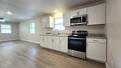 389 Blackbourn St in Hawkins, TX - Building Photo - Building Photo