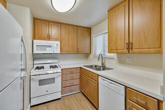 Sea Breeze Apartments for rent in Marina, CA in Marina, CA - Building Photo - Building Photo