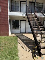 203 W Mary Jane Dr in Killeen, TX - Building Photo