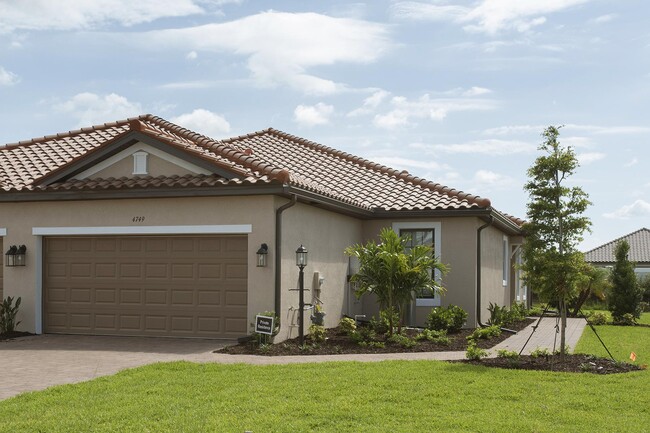 4749 Tortona Ct in Bradenton, FL - Foto de edificio - Building Photo