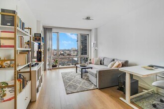 75 Park Ln S in Jersey City, NJ - Building Photo - Building Photo