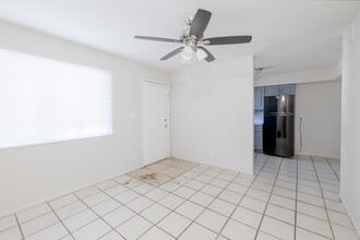 Camelback View Apartments in Phoenix, AZ - Foto de edificio - Interior Photo