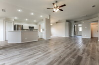 405 9th St NE in Ruskin, FL - Building Photo - Building Photo