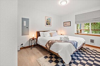 162 Paradise Dr in Ashford, WA - Foto de edificio - Building Photo