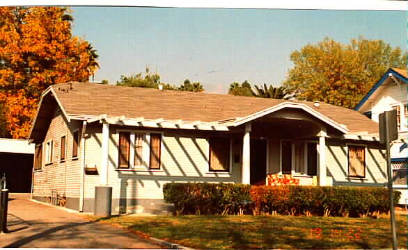 531-533 E Mountain St in Pasadena, CA - Foto de edificio