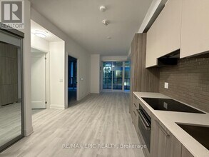 65 Broadway Ave in Toronto, ON - Building Photo - Building Photo