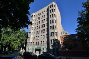 555 W Arlington Pl, Unit 207 in Chicago, IL - Building Photo