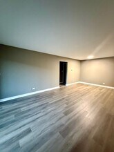 1322 E Ports O Call Dr in Palatine, IL - Building Photo - Building Photo