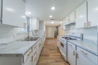 802 Birchwood Dr, Unit 06306 in Garland, TX - Building Photo - Building Photo