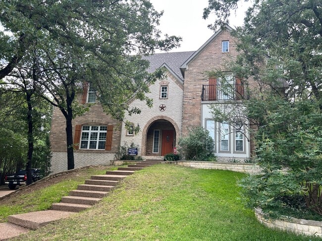 property at 4 Timberline Ct