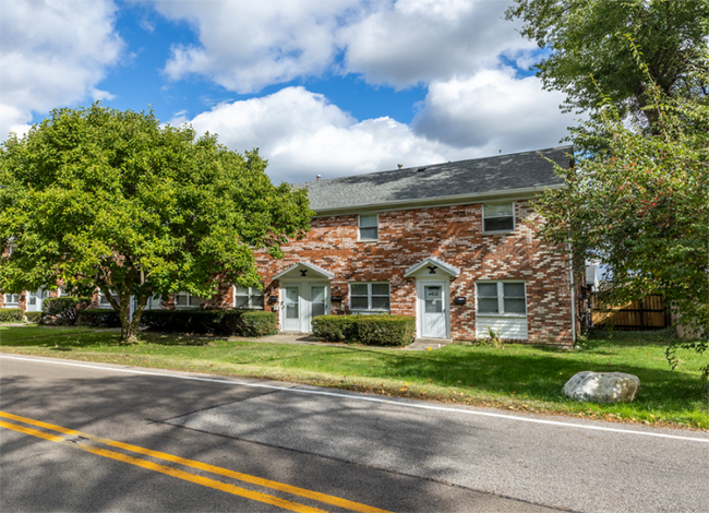 property at 4616 Catalpa Dr.