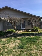 1060 Jackson St in Gridley, CA - Building Photo - Building Photo