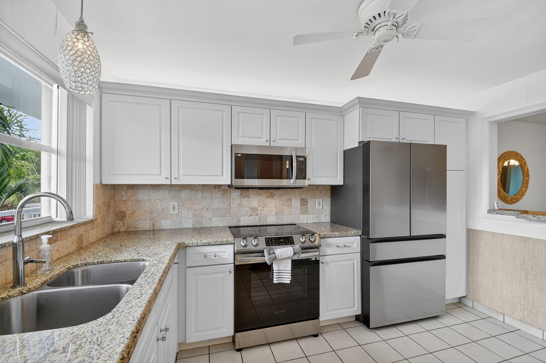 2016 S Federal Hwy in Boynton Beach, FL - Building Photo