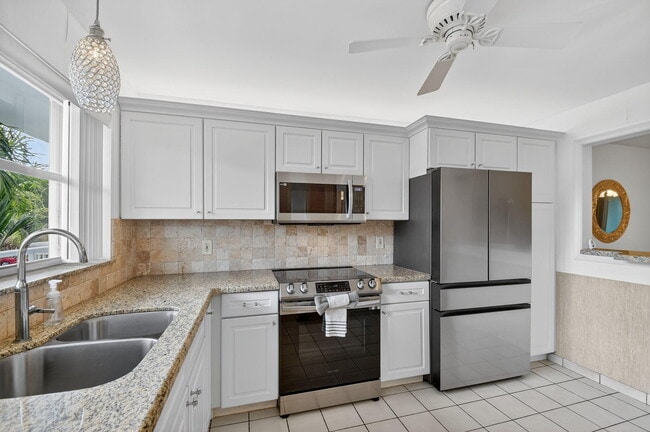 property at 2016 S Federal Hwy