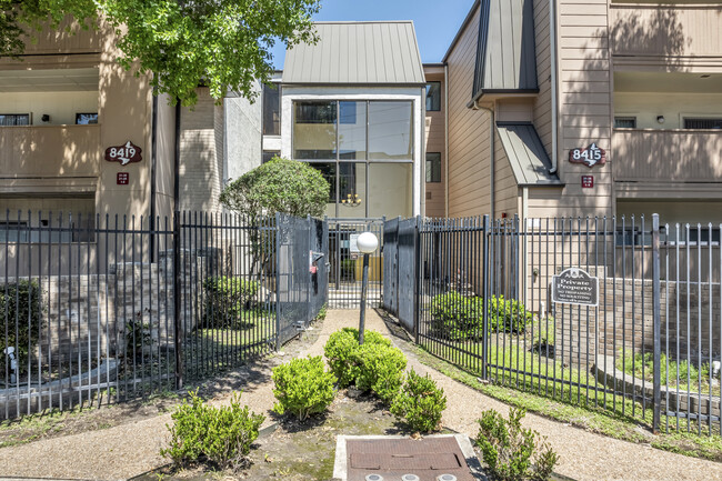 Hearthwood Condo in Houston, TX - Building Photo - Building Photo