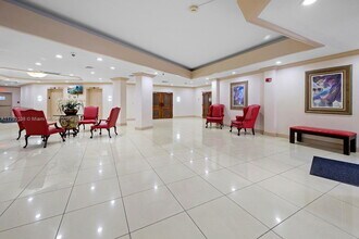 1300 NE Miami Gardens Dr in North Miami Beach, FL - Building Photo - Building Photo
