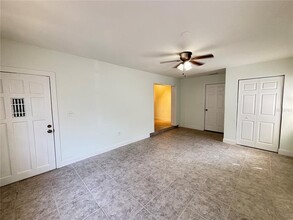 10113 N 10th St in Tampa, FL - Building Photo - Building Photo