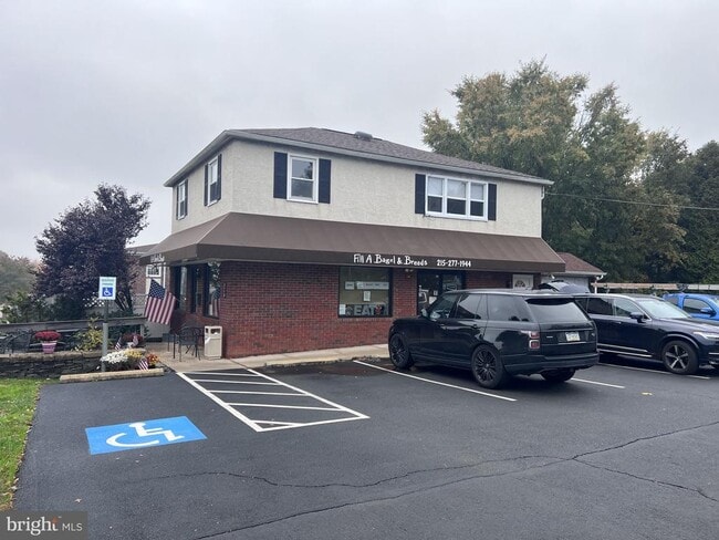 100 Pennsylvania Ave in Oreland, PA - Building Photo - Building Photo