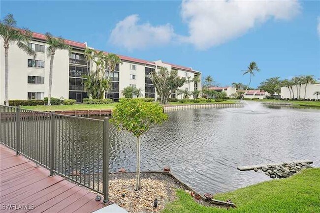 4210 Steamboat Bnd, Unit #304 in Ft. Myers, FL - Building Photo - Building Photo