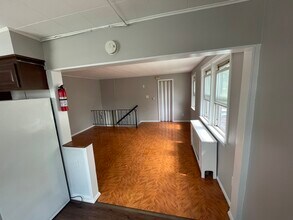 735 Audrey Dr, Unit 2 in Rahway, NJ - Foto de edificio - Building Photo