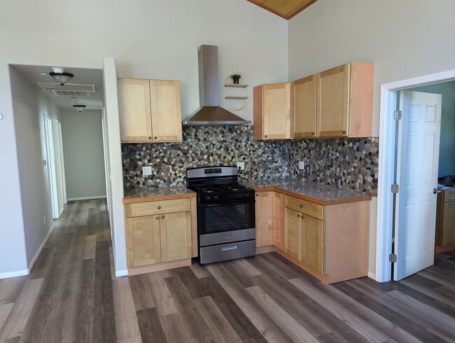 969 Hemlock Ln in Big Bear, CA - Building Photo - Building Photo