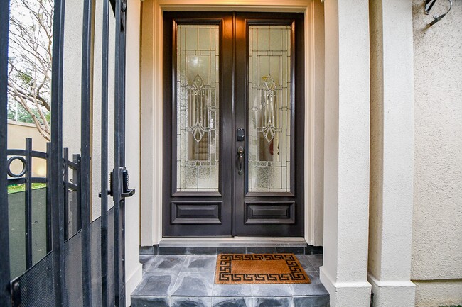 property at 2094 Brentwood Dr