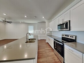 10132 W Oleta Ave in Las Vegas, NV - Building Photo - Building Photo