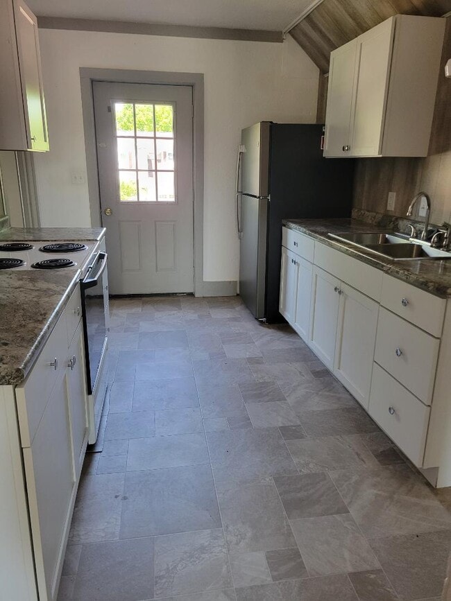 1006 E 2nd St in Merrill, WI - Building Photo - Building Photo