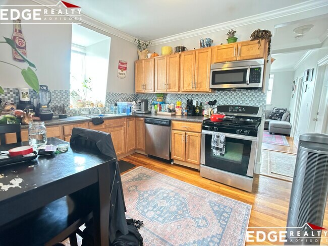 32 Bigelow St, Unit 1