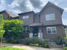 10224 SW Taylor St in Portland, OR - Building Photo