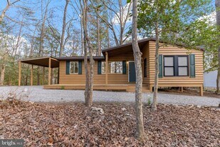 12403 Ridge Rd in Lusby, MD - Building Photo