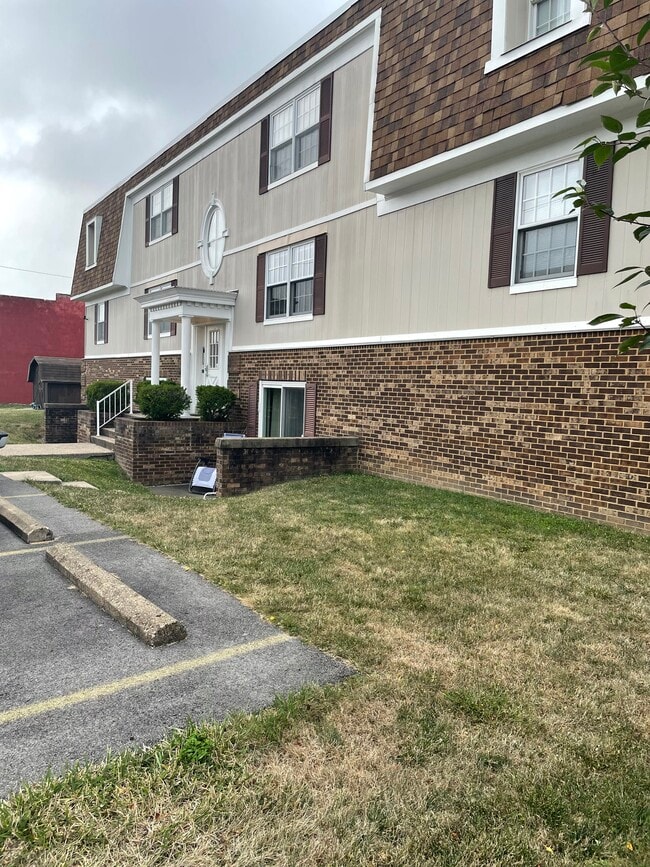 property at 147 N 16th St