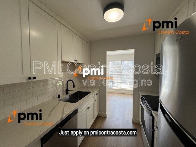 320 N Civic Dr in Walnut Creek, CA - Building Photo - Building Photo