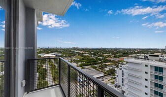 555 NE 8th St, Unit 2202 in Fort Lauderdale, FL - Building Photo