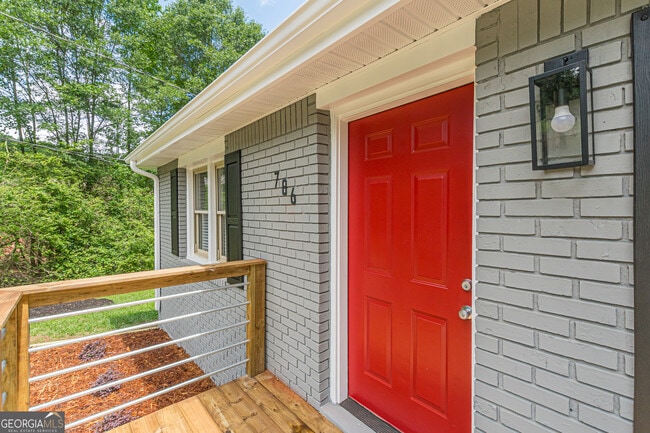 786 Turkey Creek Rd in Newnan, GA - Foto de edificio - Building Photo