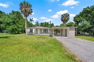 1221 Turner St in Ft. Myers, FL - Foto de edificio - Building Photo