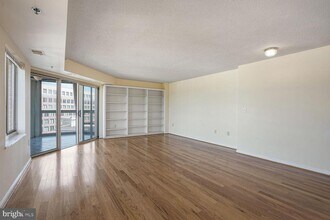 2121 Jamieson Ave in Alexandria, VA - Building Photo - Building Photo