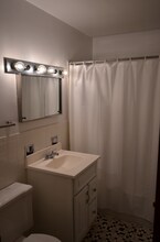 1603 Waukegan Rd in Glenview, IL - Foto de edificio - Building Photo