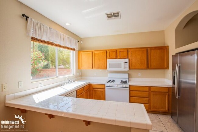 216 McHenry St in Las Vegas, NV - Building Photo - Building Photo
