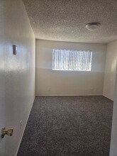 995 N Mollison Ave in El Cajon, CA - Building Photo - Building Photo