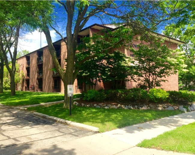 Continental House in Milwaukee, WI - Building Photo - Primary Photo