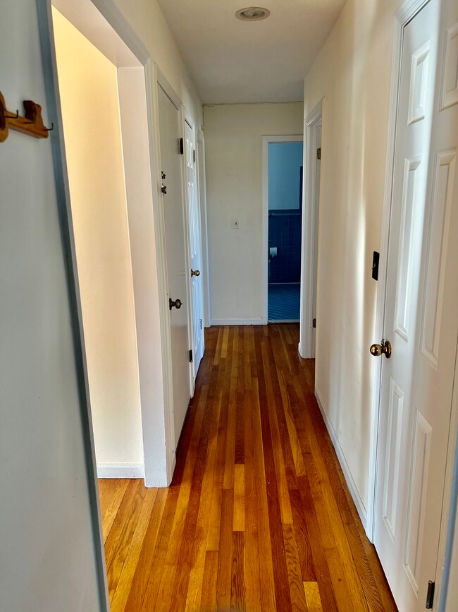 19 Parsons St, Unit 2 in Harrison, NY - Foto de edificio - Building Photo