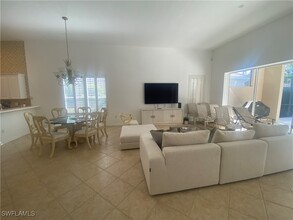 6046 Shallows Way in Naples, FL - Foto de edificio - Building Photo