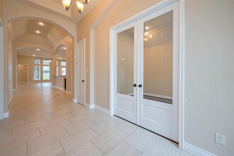 23314 Robinson Pond Dr in New Caney, TX - Foto de edificio - Building Photo