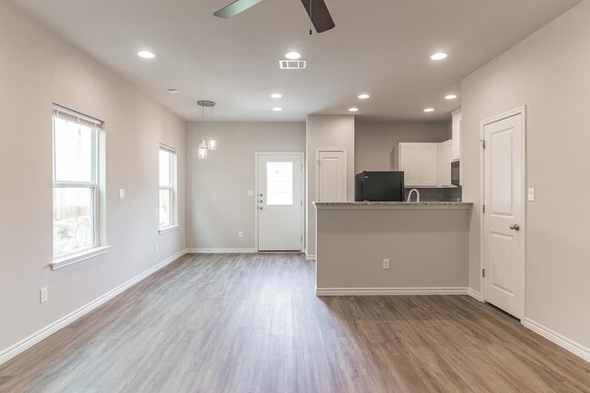 206 Peruna Dr in Marble Falls, TX - Building Photo - Building Photo