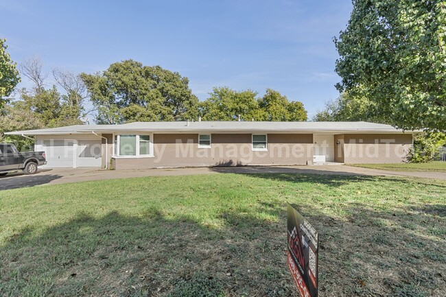 5341 Wooten Dr in Fort Worth, TX - Building Photo - Building Photo