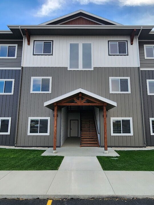 941 Covey Run Rd in Sheridan, WY - Building Photo